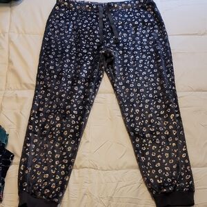 Secret Treasures Leopard Fleece Loungewear